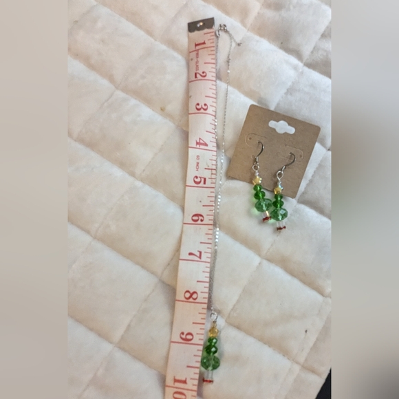 SWAROVSKI Crystal Christmas earrings and matching necklace - Picture 6 of 10